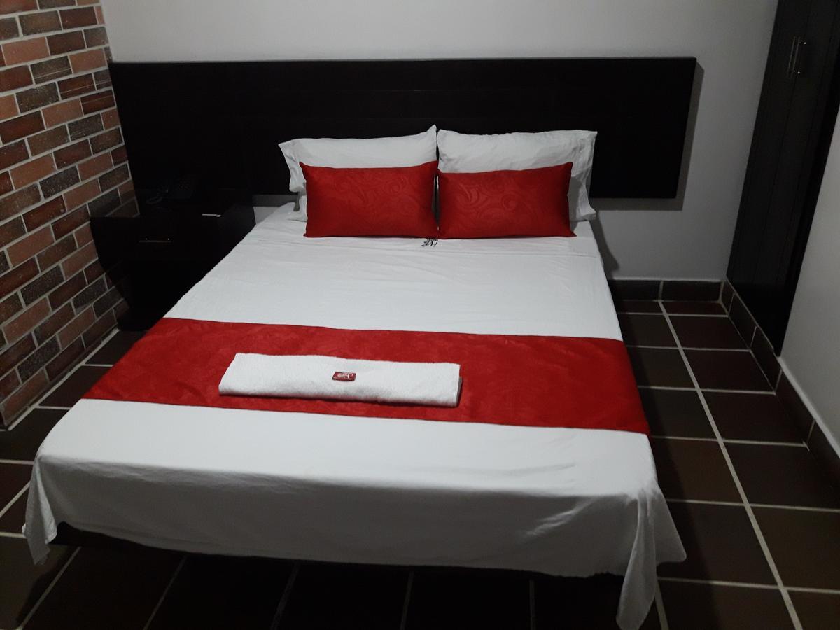 Hotel Valle De Beraca 쿠쿠타 외부 사진