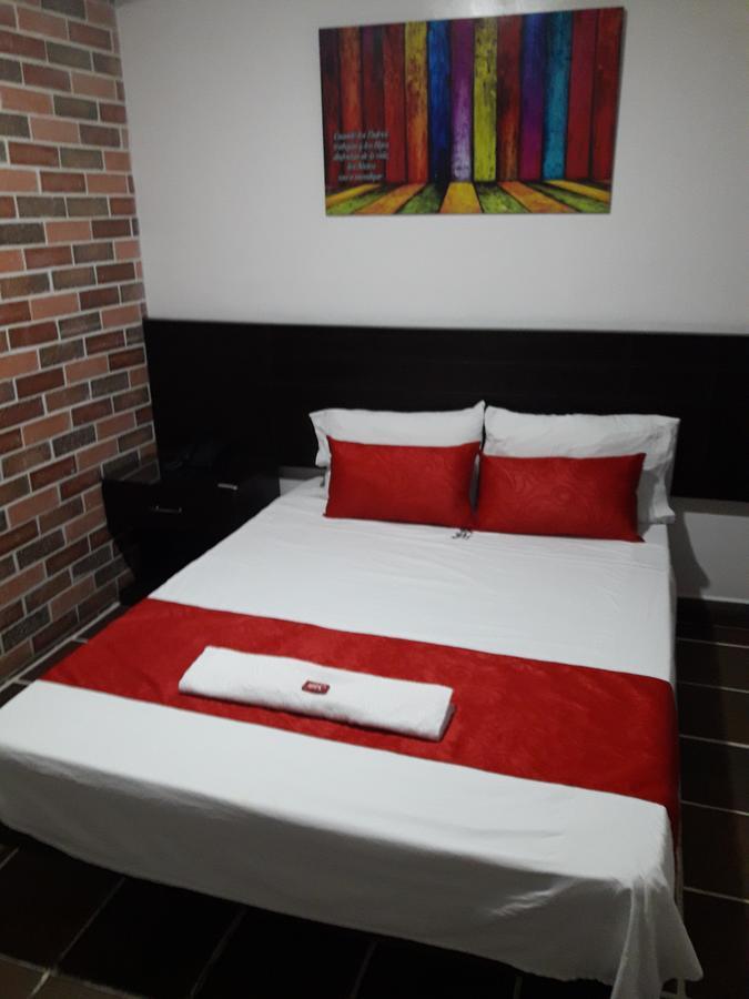 Hotel Valle De Beraca 쿠쿠타 외부 사진