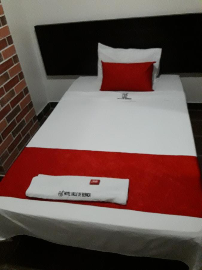Hotel Valle De Beraca 쿠쿠타 외부 사진