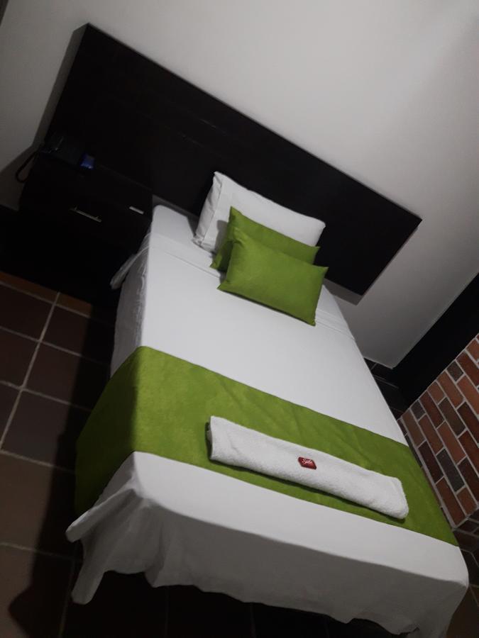 Hotel Valle De Beraca 쿠쿠타 외부 사진